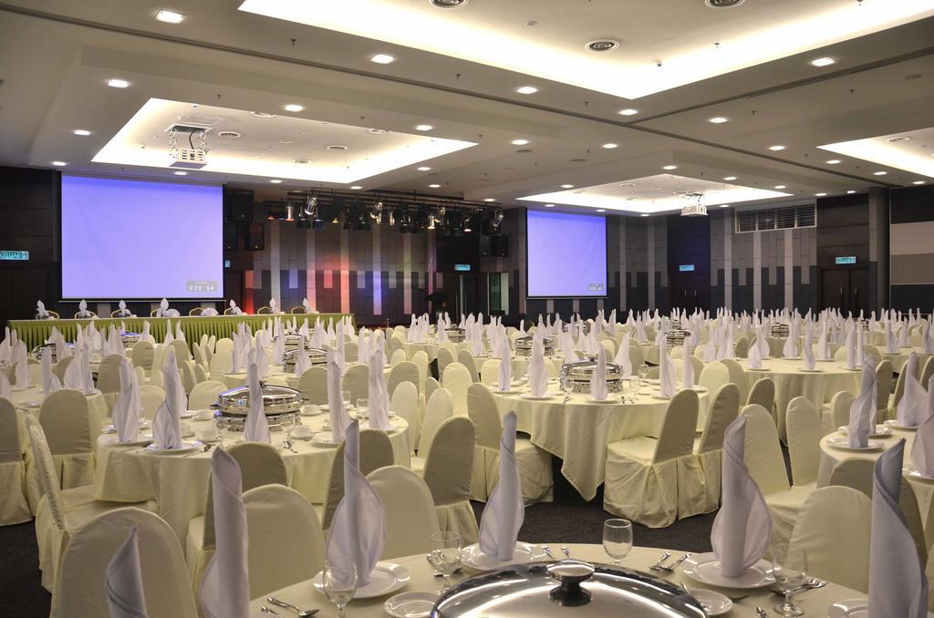 Hotel Espira Kinrara Puchong Exterior foto